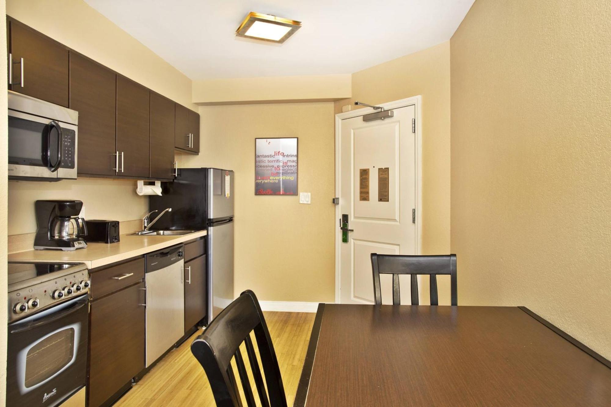 Towneplace Suites Republic Airport Long Island פרמינגדייל מראה חיצוני תמונה