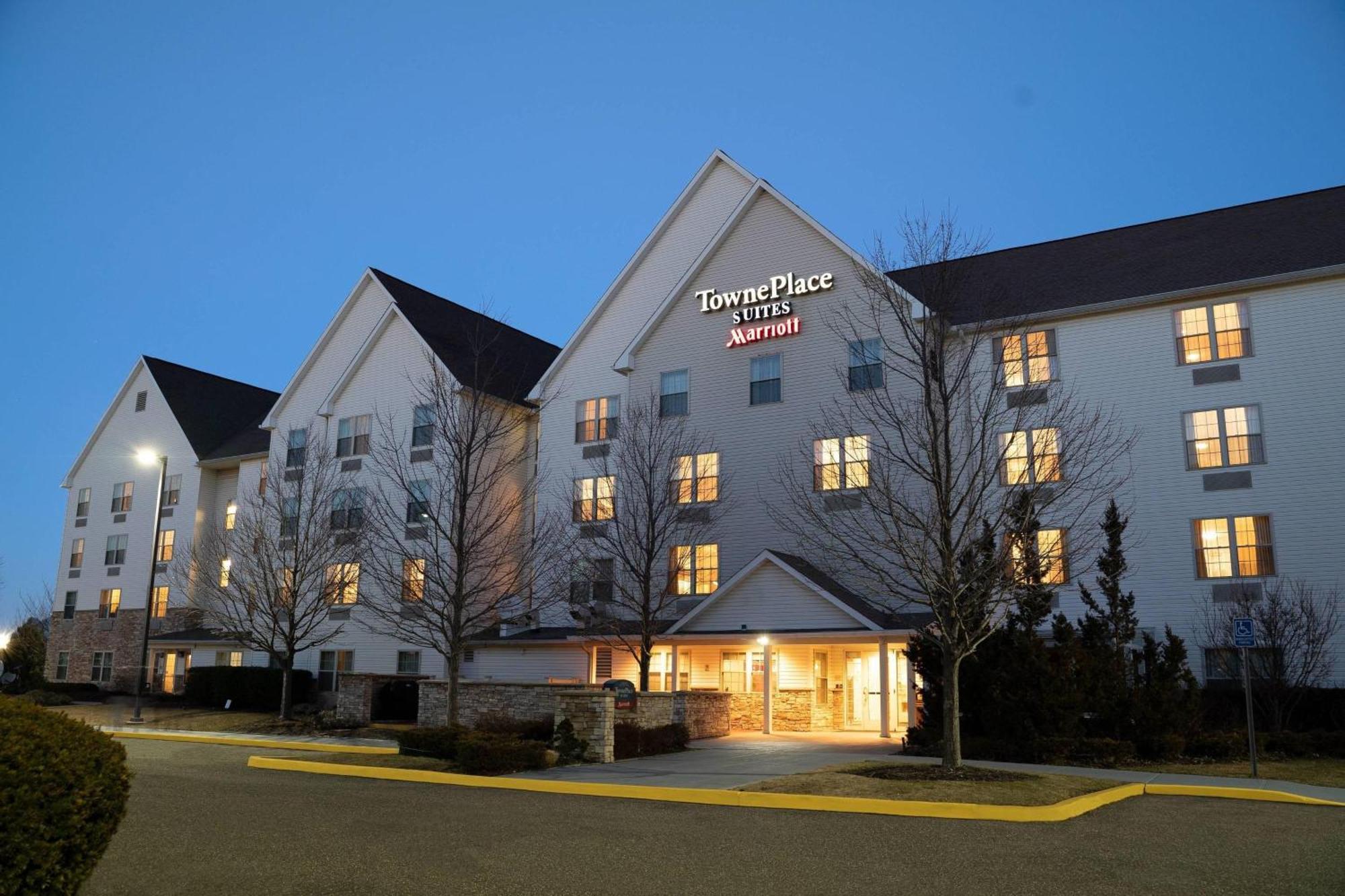 Towneplace Suites Republic Airport Long Island פרמינגדייל מראה חיצוני תמונה